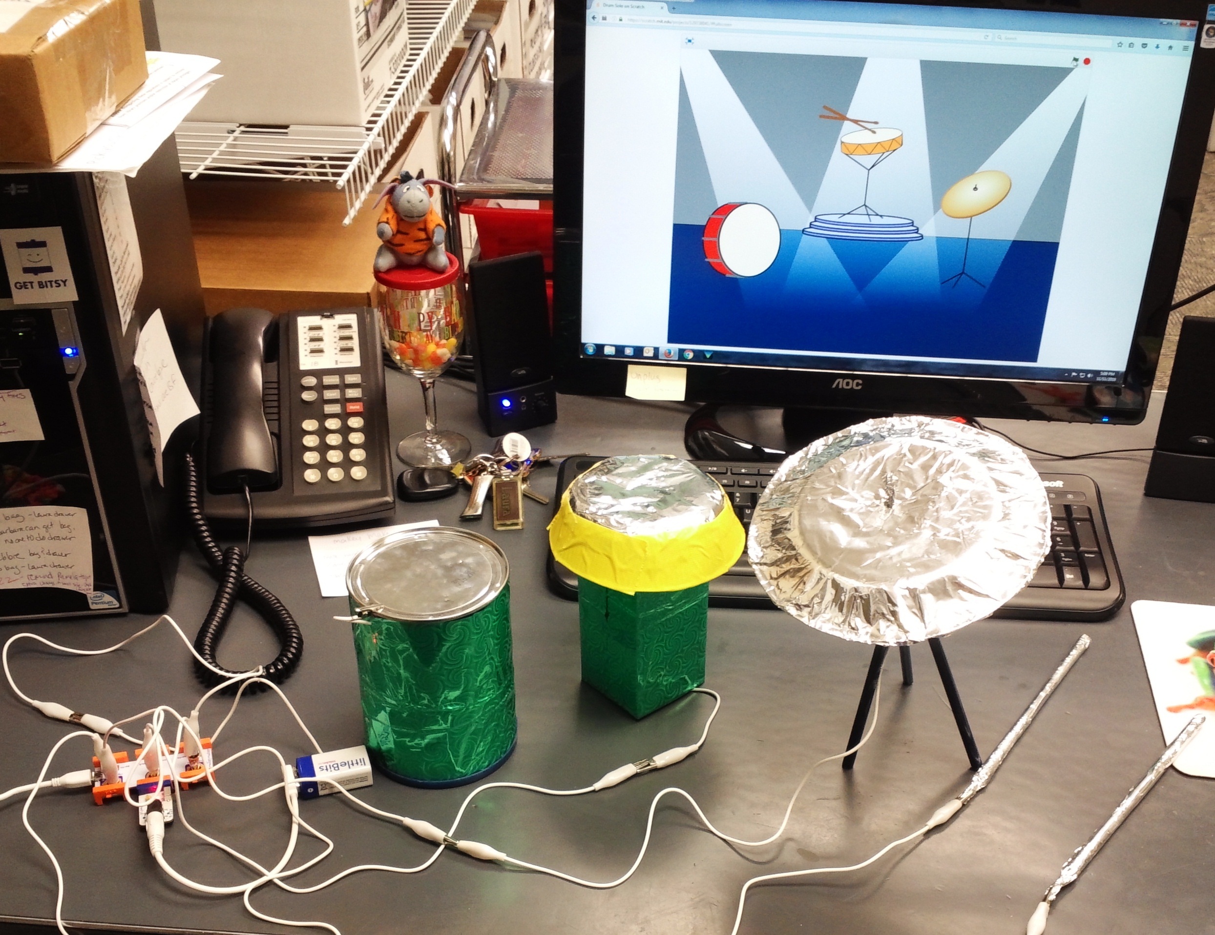 Makey Makey Drum Kit a littleBits Project by pamelabdl