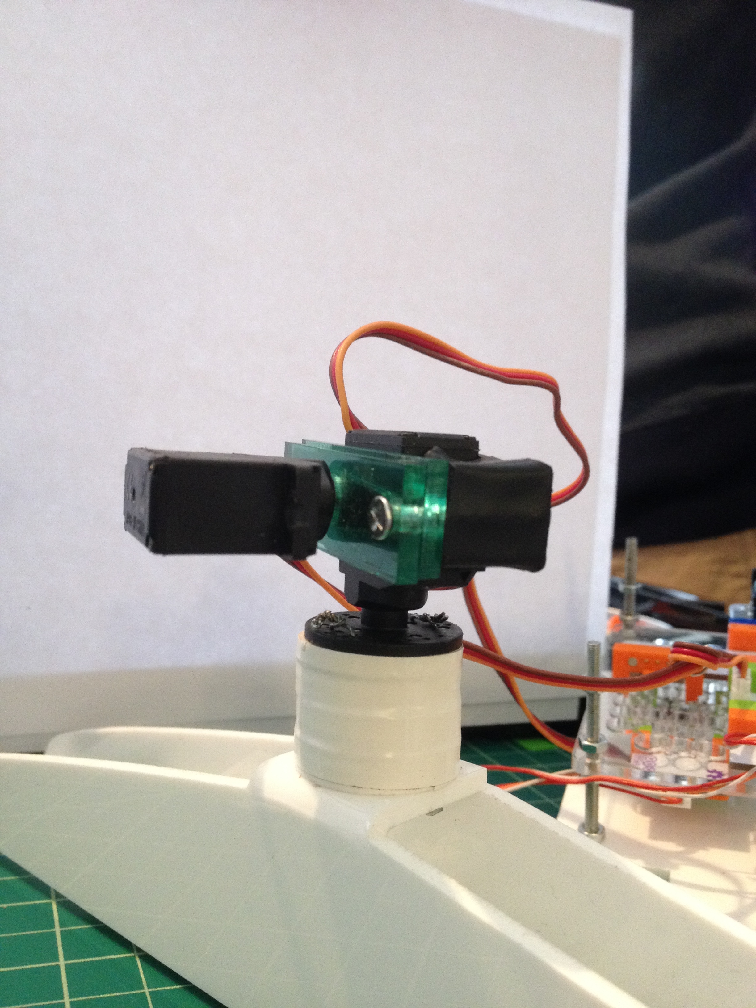 Wireless Adjustable Light Fixture a littleBits Project by littleBits