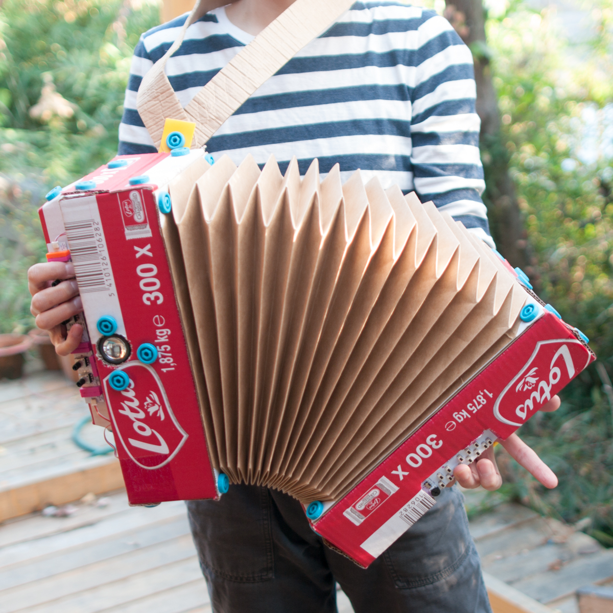 Cardboard Accordion a littleBits Project by makedojo