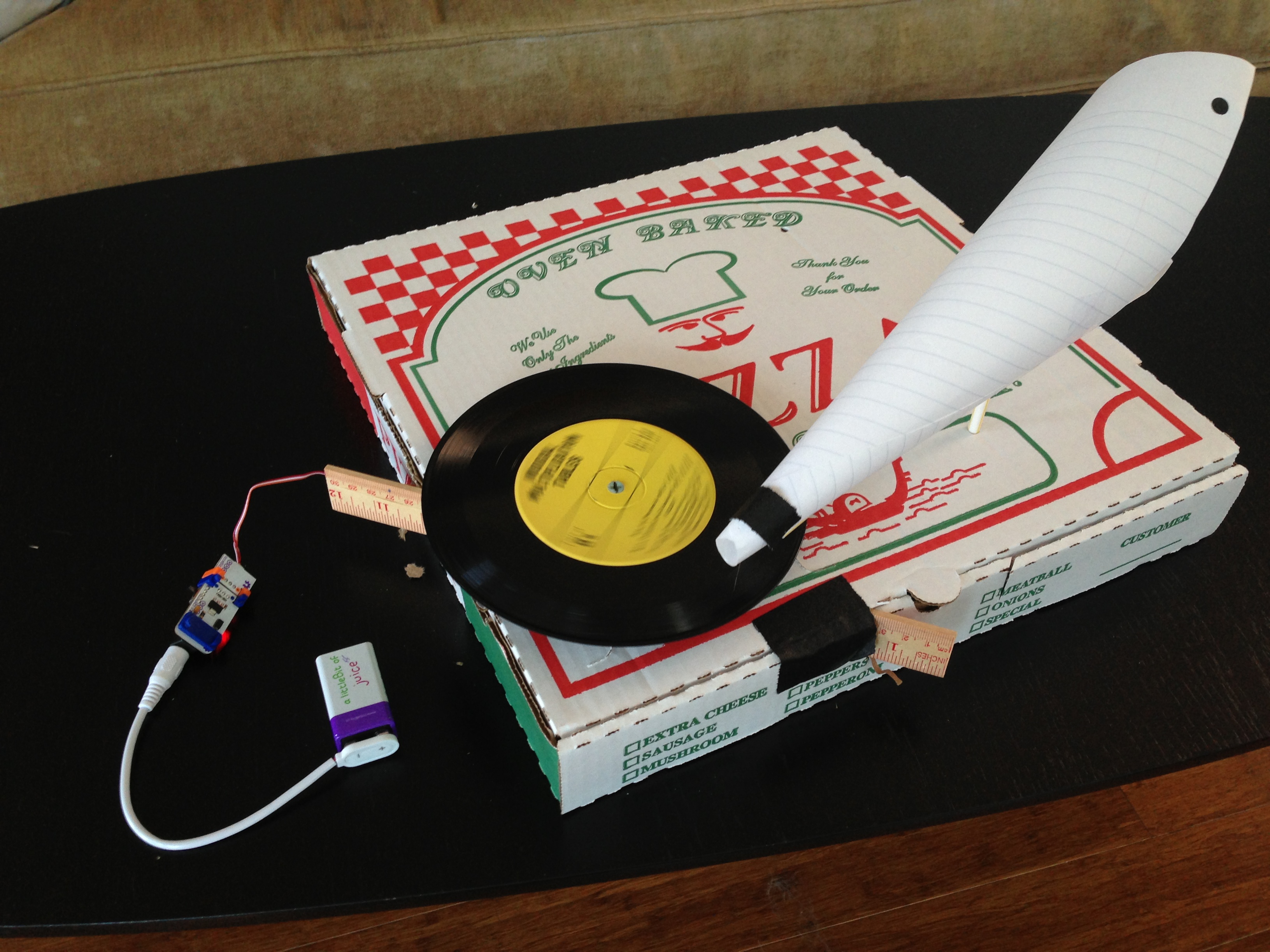 Pizza Box Phonograph a littleBits Project by echothebat